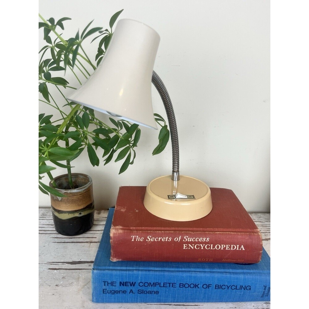 Vintage Underwriters Laboratories Tan Portable Lamp BC1001 Desktop Industrial - Picture 5 of 9